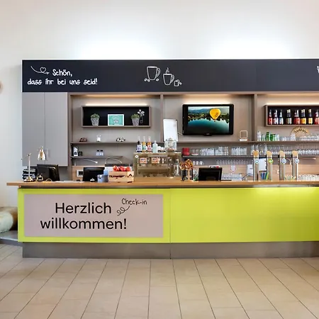 Jugend- Und Familiensporthotel 布莱堡