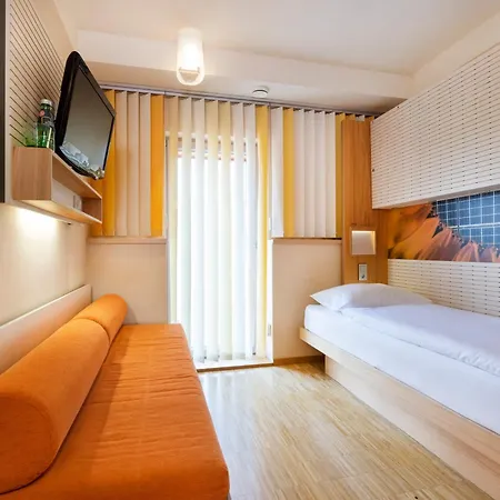 酒店 Jugend- Und Familiensporthotel